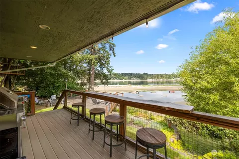 752 E Stretch Island Rd S, Grapeview, WA 98546