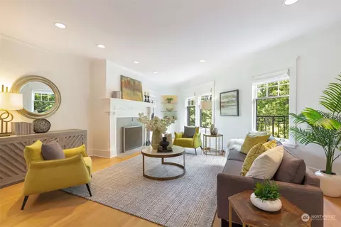 1065 E Prospect St #204, Seattle, WA 98102