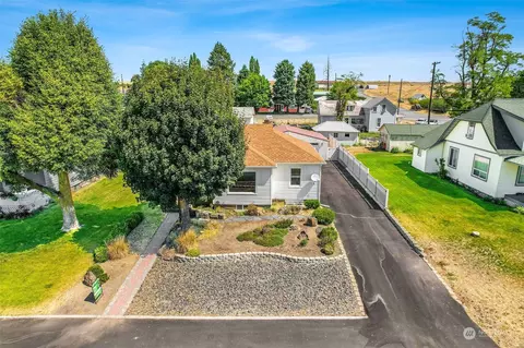 311 NW Cole Ave, Wilbur, WA 99185