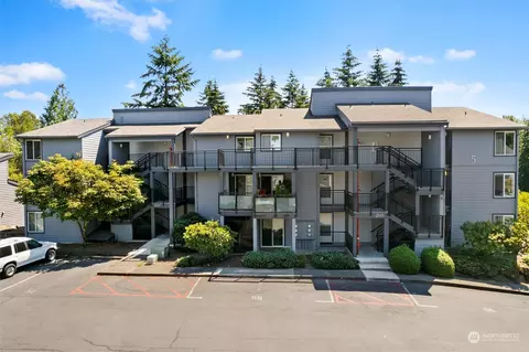 2515 NE 4th St #521, Renton, WA 98056