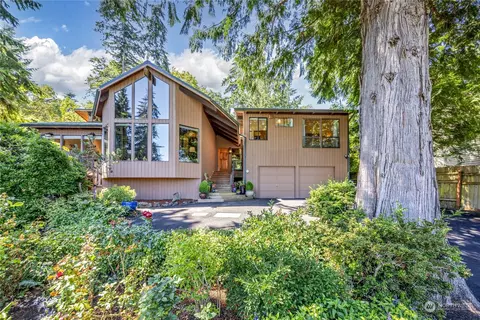 9772 NE Murden Cove Dr, Bainbridge Island, WA 98110