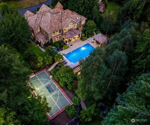 23922 W Woodway Ln, Woodway, WA 98020