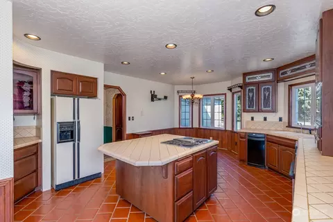 Kitchen - 6912 Beverly Blvd, Everett, WA 98203 photo 1 of 5