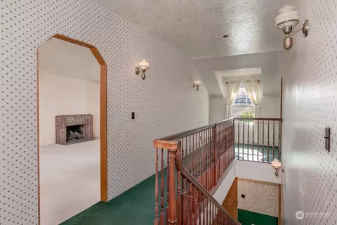Entry Way - 6912 Beverly Blvd, Everett, WA 98203 photo 5 of 7