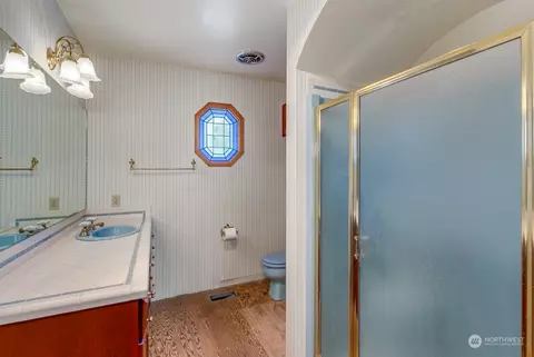 Bath - 6912 Beverly Blvd, Everett, WA 98203 photo 4 of 4
