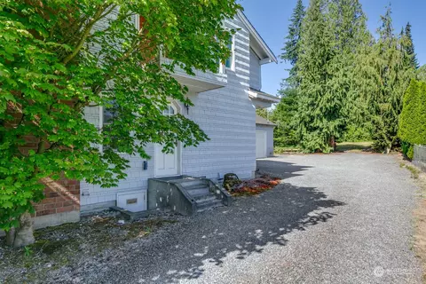 Exterior - 6912 Beverly Blvd, Everett, WA 98203 photo 3 of 8