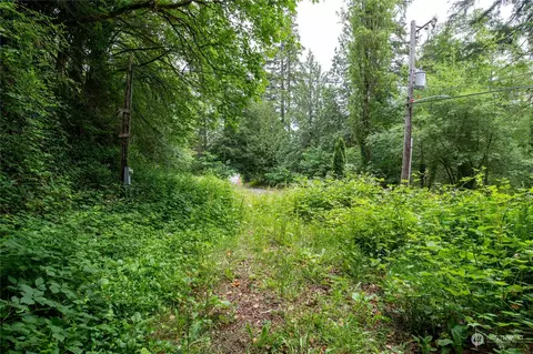 290 E Sherwood Creek Rd, Allyn, WA 98524