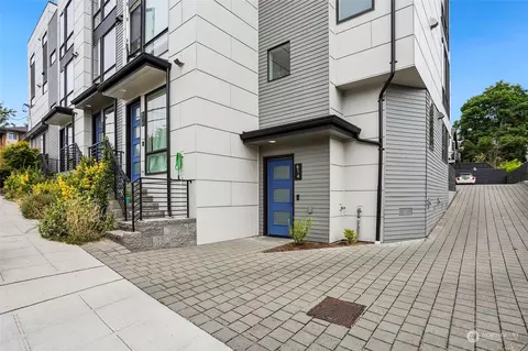 614 N 42nd St, Seattle, WA 98103