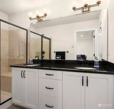 Bath - 616 237th Pl SE #B, Bothell, WA 98021 photo 3 of 5