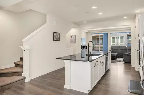 Entry Way - 616 237th Pl SE #B, Bothell, WA 98021 photo 2 of 2