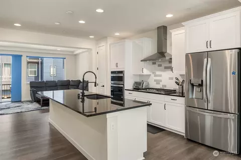 Kitchen - 616 237th Pl SE #B, Bothell, WA 98021 photo 2 of 6