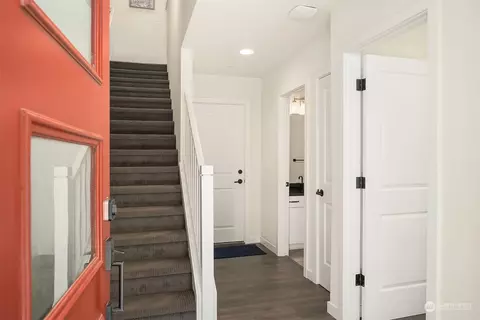 Entry Way - 616 237th Pl SE #B, Bothell, WA 98021 photo 1 of 2