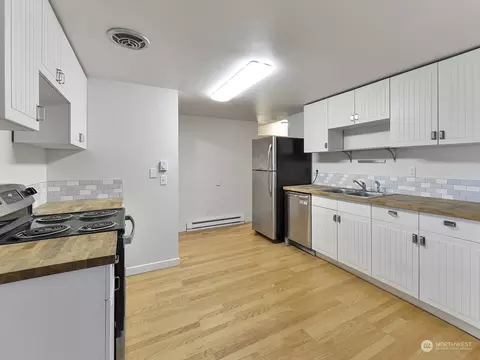 2156 N 89th St, Seattle, WA 98103 photo 12