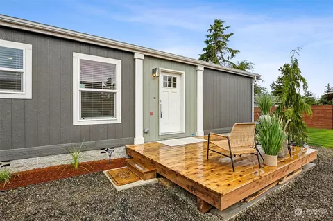 716 Edgewood Ave NE, Ocean Shores, WA 98569