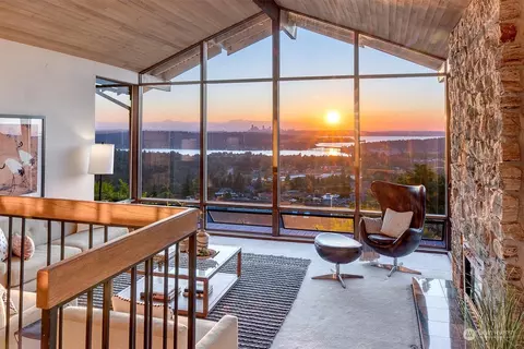 4565 Somerset Pl SE, Bellevue, WA 98006