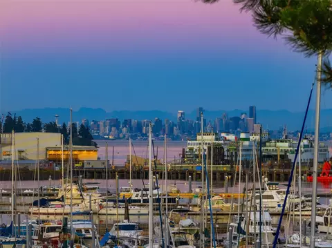 546 Wood Ave SW #2E, Bainbridge Island, WA 98110