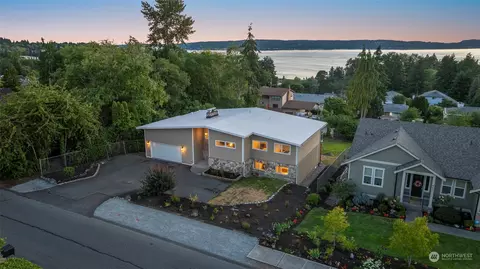 958 S Sunset Dr, Tacoma, WA 98465