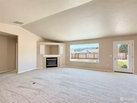 901 E Willow, Sequim, WA 98382 photo 4