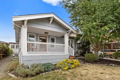 4045 38th Ave SW, Seattle, WA 98126
