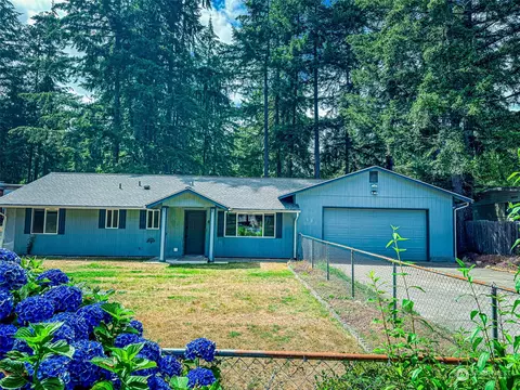 40 NE Salty Dr, Belfair, WA 98528