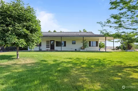 21315 Adrian Rd NE, Soap Lake, WA 98851