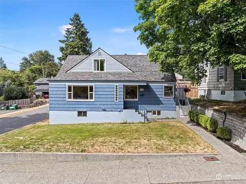 2102 E Highlands St, Bremerton, WA 98310