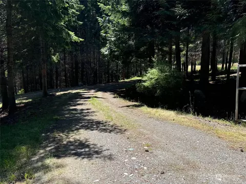 190 Henni Rd, Oak Harbor, WA 98277