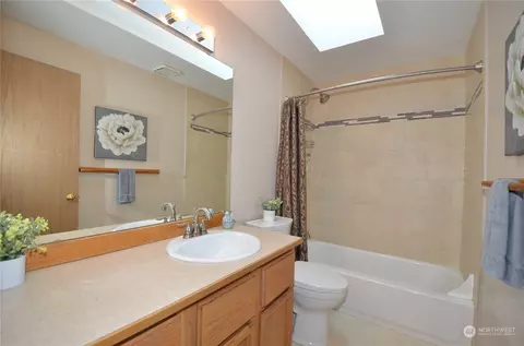 Bath - 1326 137th St SE, Mill Creek, WA 98012 photo 2 of 3