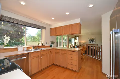 Kitchen - 1326 137th St SE, Mill Creek, WA 98012 photo 2 of 4