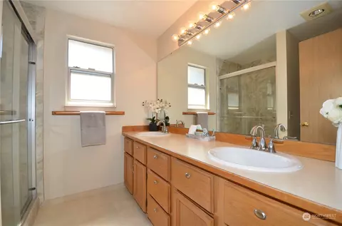 Bath - 1326 137th St SE, Mill Creek, WA 98012 photo 1 of 3