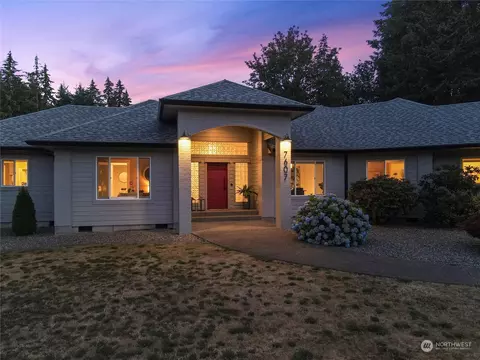 7607 Holiday Valley Dr NW, Olympia, WA 98502