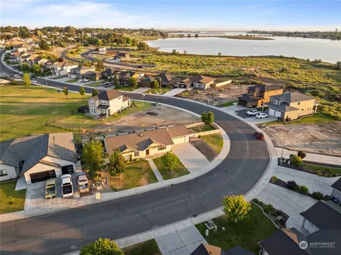 1611 S Beaumont Dr, Moses Lake, WA 98837