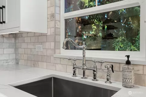 3236 37th Pl S, Seattle, WA 98144 photo 5