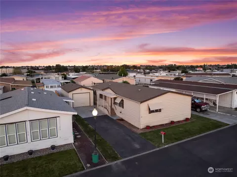 2240 W Broadway Dr #23, Moses Lake, WA 98837