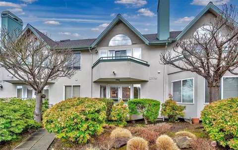 555 Walnut St #5, Edmonds, WA 98020