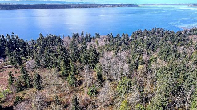 1800 Amber View Pl, Camano Island, WA 98282