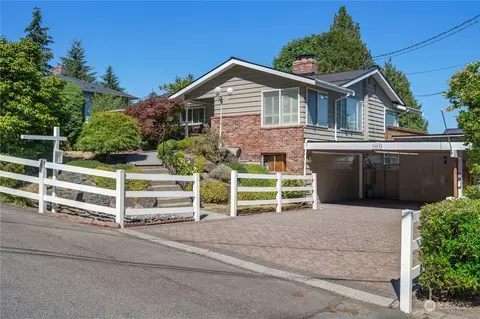 19530 53rd Ave NE, Lake Forest Park, WA 98155