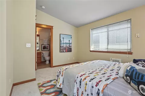 4318 8th Ave NE #A, Seattle, WA 98105 photo 31