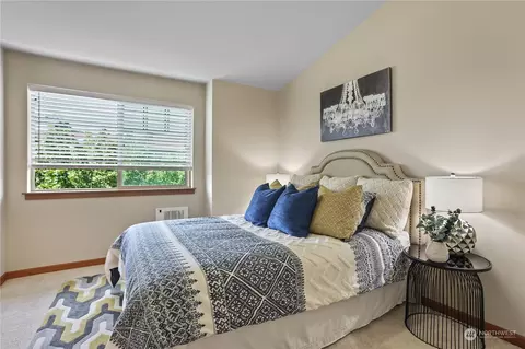 4318 8th Ave NE #A, Seattle, WA 98105 photo 24