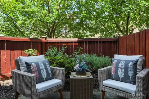 4318 8th Ave NE #A, Seattle, WA 98105 photo 8