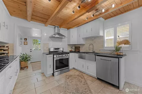 Kitchen - 1517 Baker Ave, Everett, WA 98201 photo 1 of 3