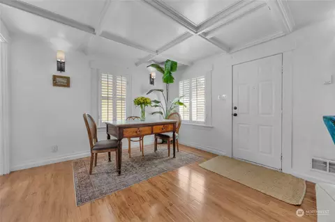 Entry Way - 1517 Baker Ave, Everett, WA 98201 photo 2 of 3