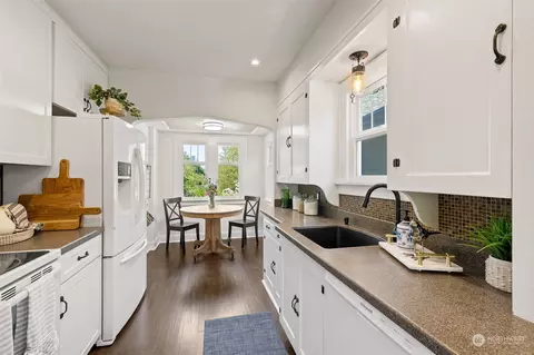 Kitchen - 1232 Donovan Ln, Everett, WA 98201 photo 1 of 3