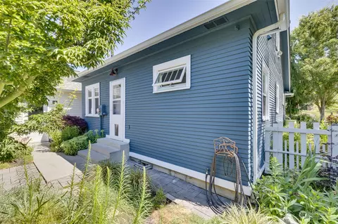 Exterior - 1232 Donovan Ln, Everett, WA 98201 photo 4 of 6