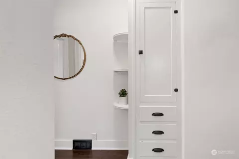 Entry Way - 1232 Donovan Ln, Everett, WA 98201 photo 4 of 4