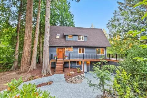 8 Fairway Ln, Bellingham, WA 98229