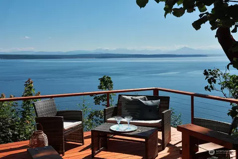 4883 Maple Cove Rd, Langley, WA 98260