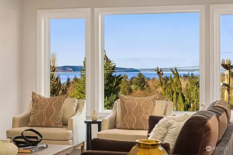 546 Paradise Ln #A302, Edmonds, WA 98020