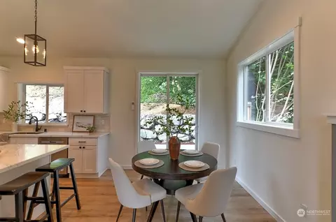 Dining - 4326 Crescent Ave, Everett, WA 98203 photo 2 of 2