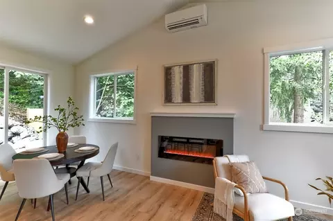 Dining - 4326 Crescent Ave, Everett, WA 98203 photo 1 of 2
